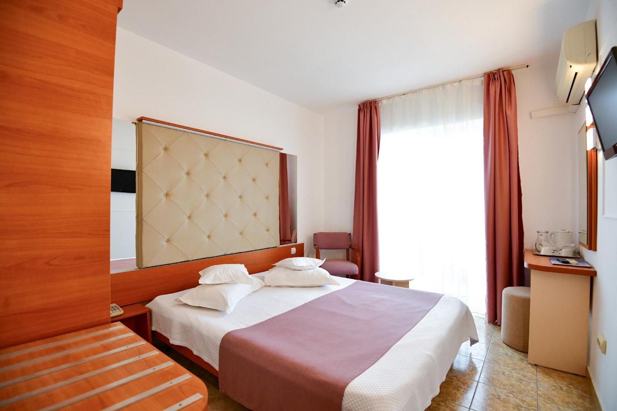 Complex Modern All Inclusive Mamaia Exteriör bild