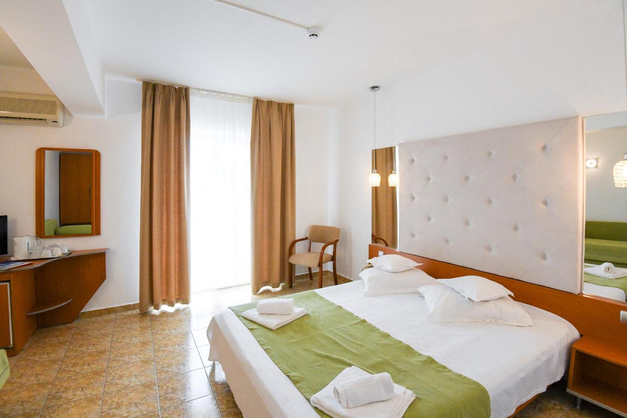 Complex Modern All Inclusive Mamaia Exteriör bild
